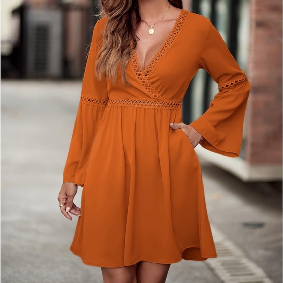 New long sleeve v neck lace mini dress - Picture 2 of 5